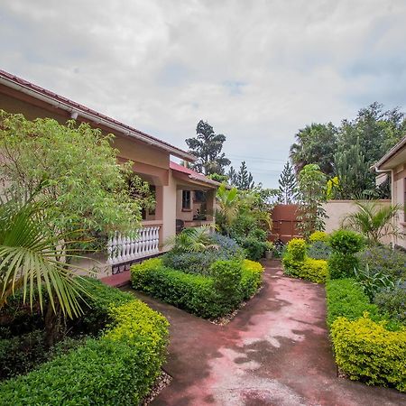 Tuzza Hotel Bushenyi ภายนอก รูปภาพ