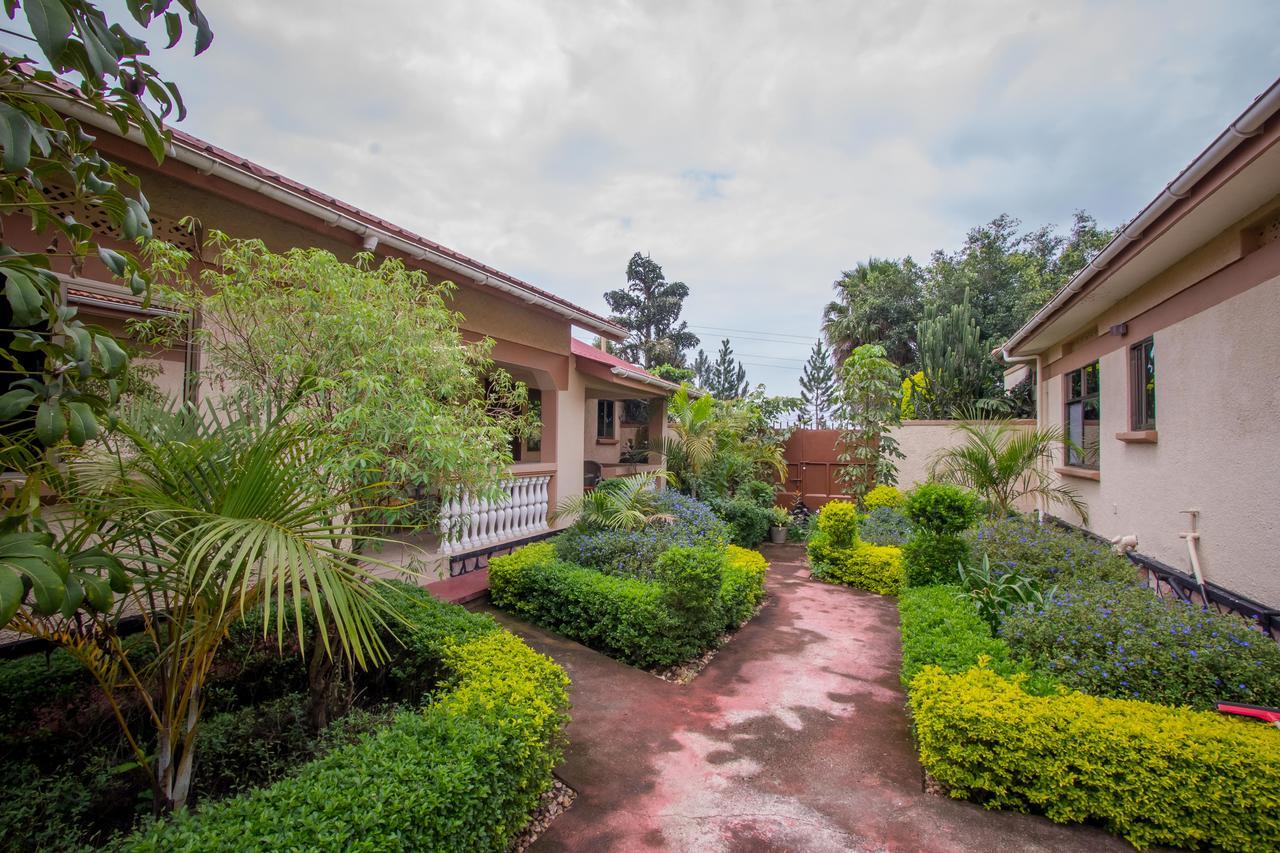 Tuzza Hotel Bushenyi ภายนอก รูปภาพ