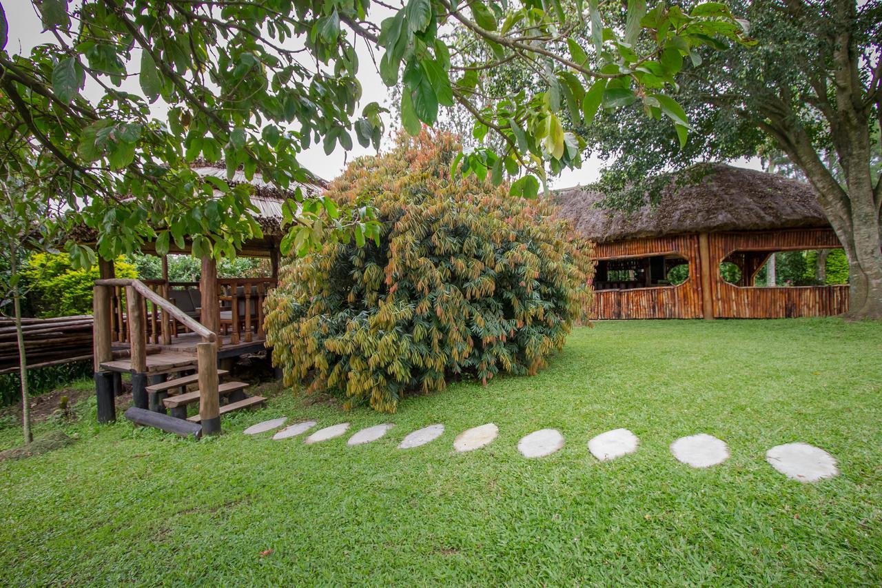 Tuzza Hotel Bushenyi ภายนอก รูปภาพ