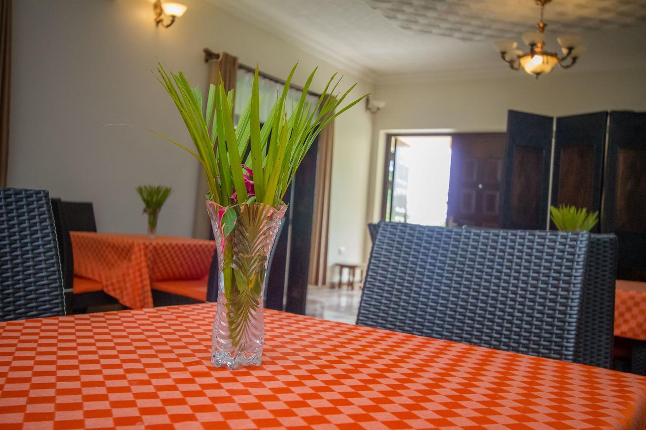 Tuzza Hotel Bushenyi ภายนอก รูปภาพ