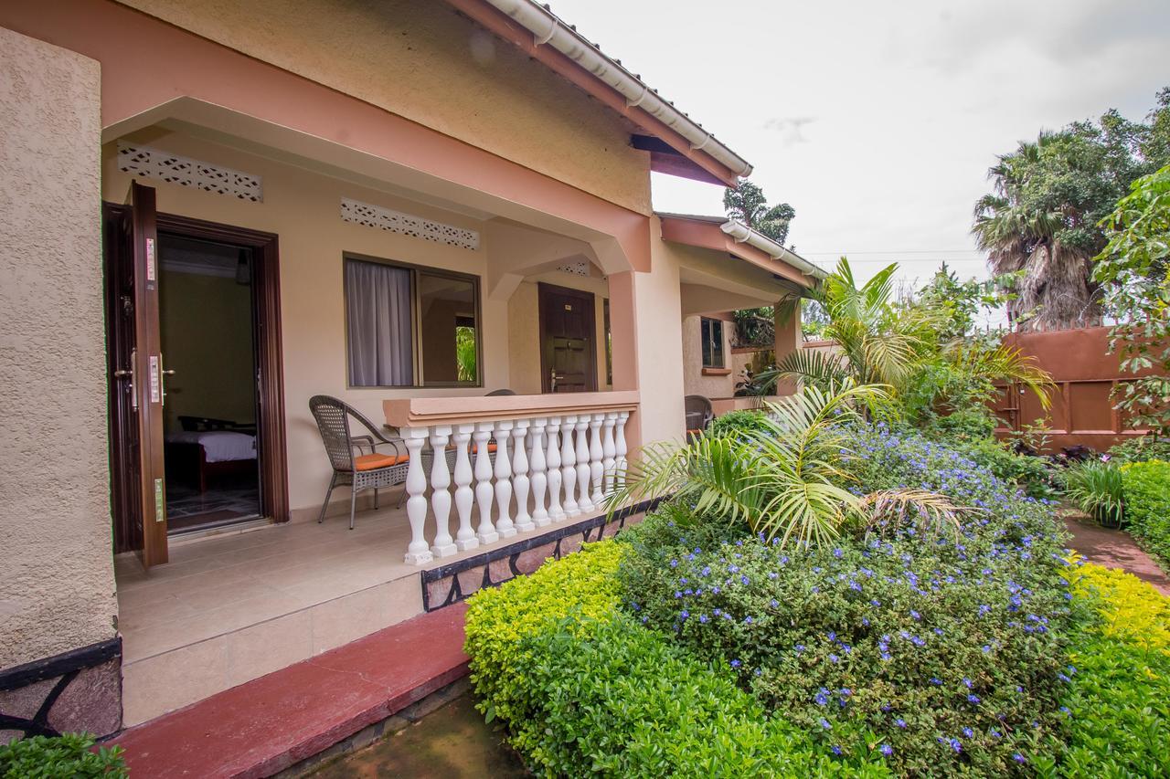 Tuzza Hotel Bushenyi ภายนอก รูปภาพ