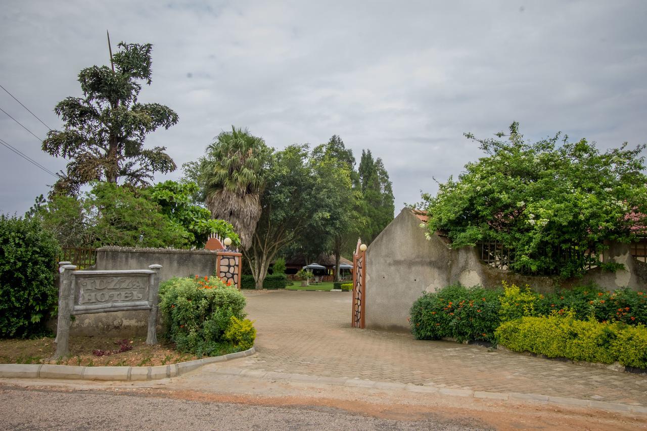 Tuzza Hotel Bushenyi ภายนอก รูปภาพ