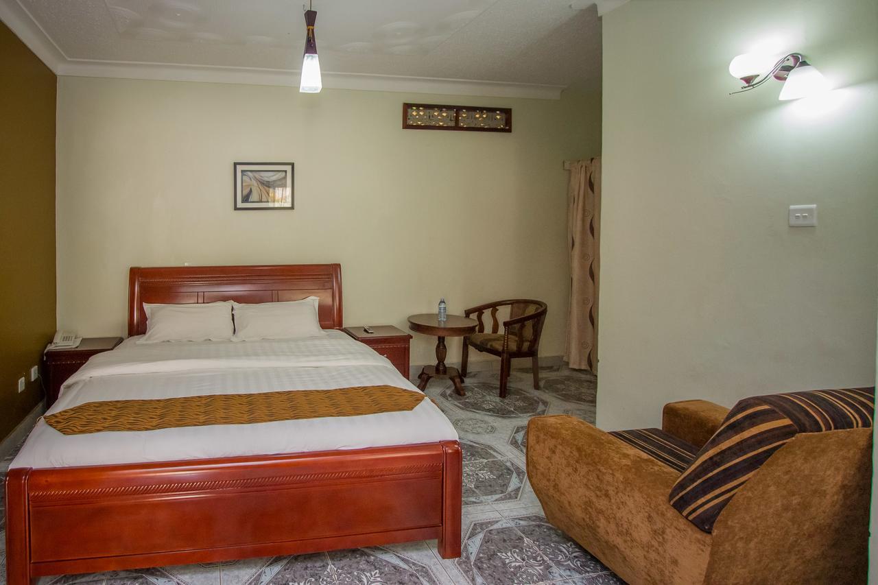 Tuzza Hotel Bushenyi ภายนอก รูปภาพ