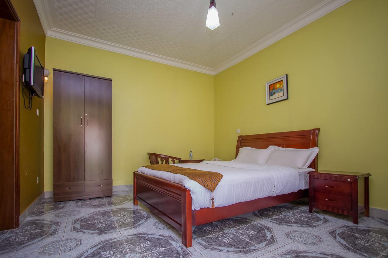 Tuzza Hotel Bushenyi ภายนอก รูปภาพ