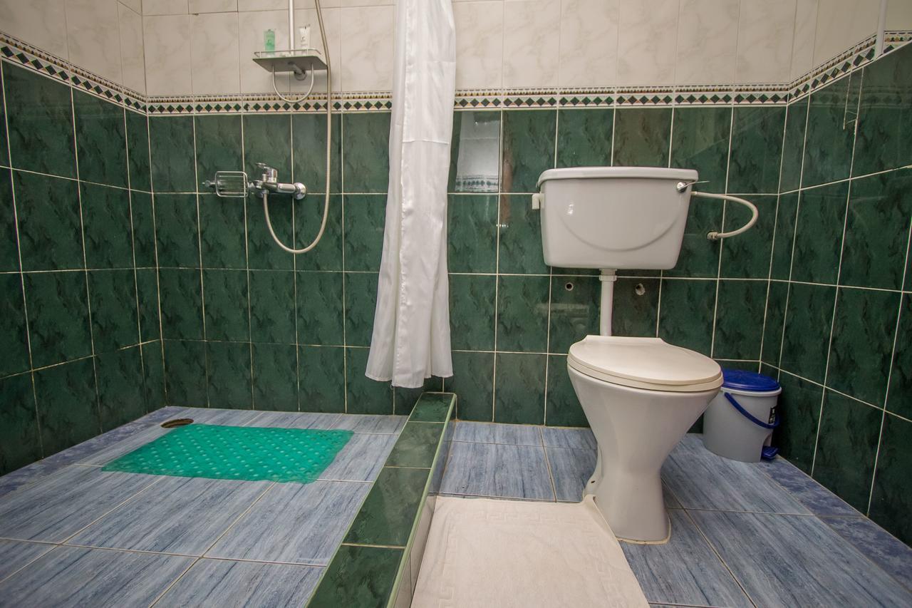 Tuzza Hotel Bushenyi ภายนอก รูปภาพ