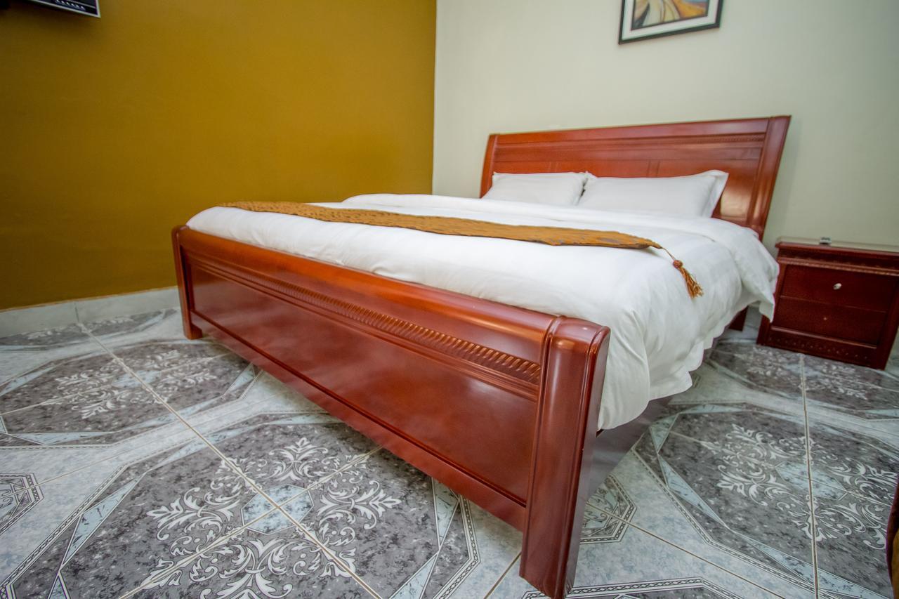 Tuzza Hotel Bushenyi ภายนอก รูปภาพ