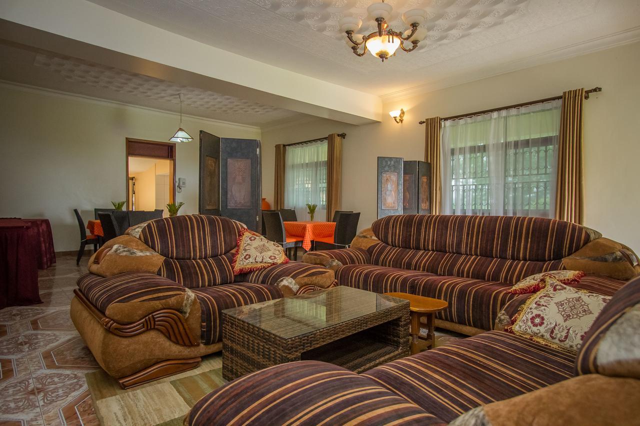 Tuzza Hotel Bushenyi ภายนอก รูปภาพ
