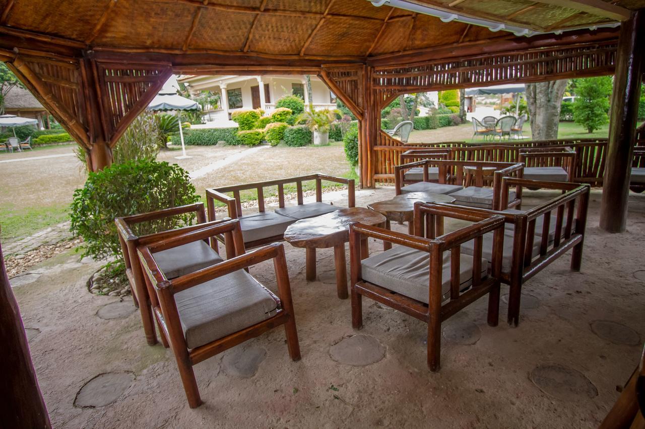 Tuzza Hotel Bushenyi ภายนอก รูปภาพ