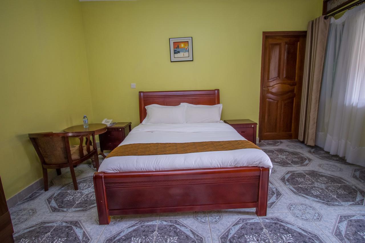 Tuzza Hotel Bushenyi ภายนอก รูปภาพ